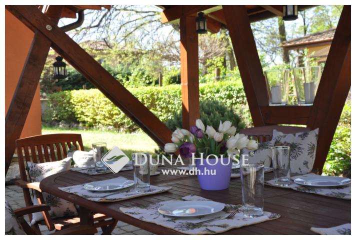 Egyedi tervezésű családi ház, a legjobb helyszínen.