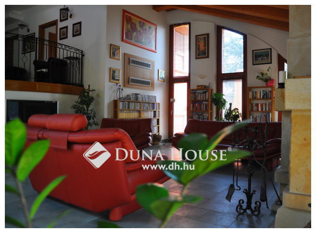 Egyedi tervezésű családi ház, a legjobb helyszínen.