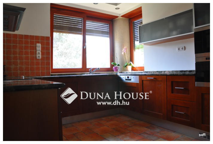 Egyedi tervezésű családi ház, a legjobb helyszínen.