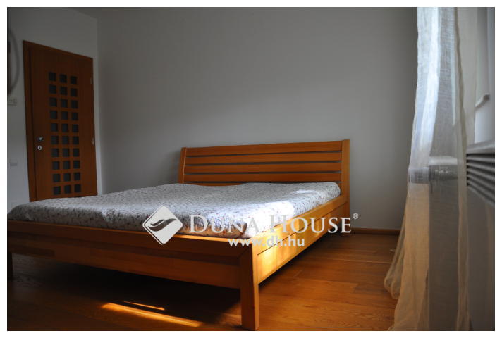 Egyedi tervezésű családi ház, a legjobb helyszínen.